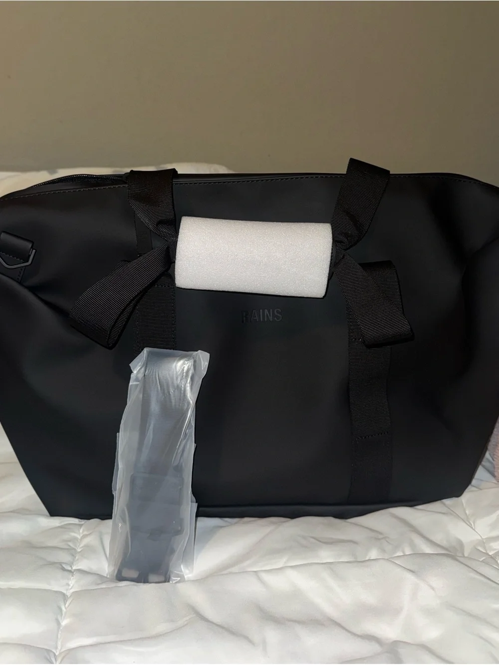 RAINS Black Waterproof Weekend Bag W3 Unisex